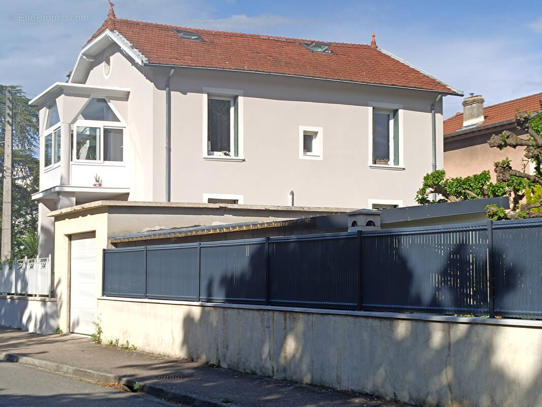 Maison à MONTELIMAR