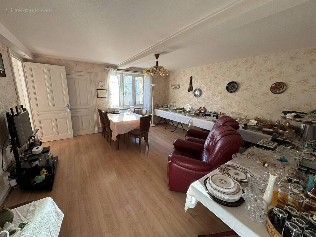 Photo 1 - Maison à AMPLEPUIS
