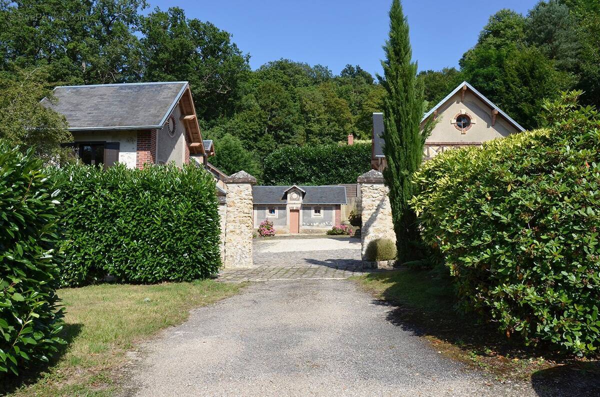 Maison à LEVIS-SAINT-NOM