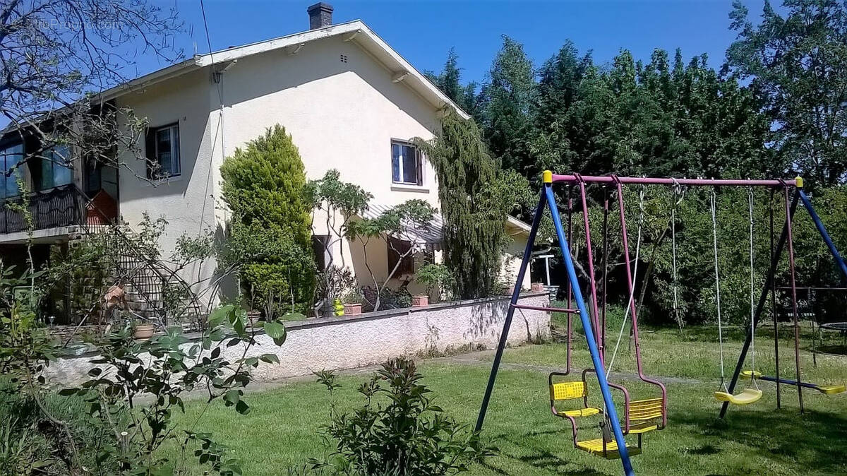 Maison à LUCENAY