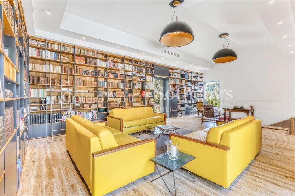 Maison à MOUGINS