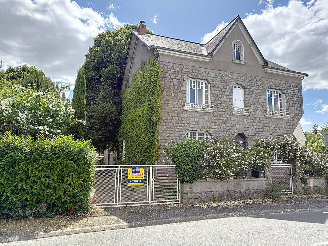 Maison à BRISSAC-QUINCE