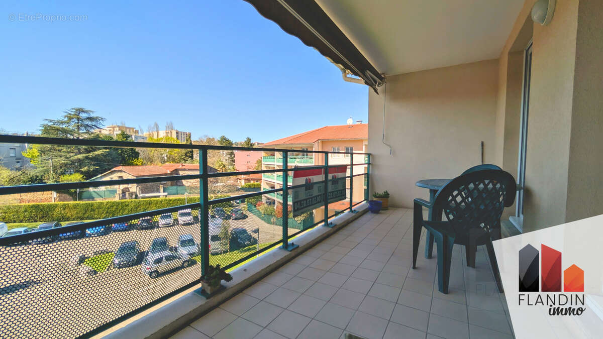 Appartement à SAINT-GENIS-LAVAL