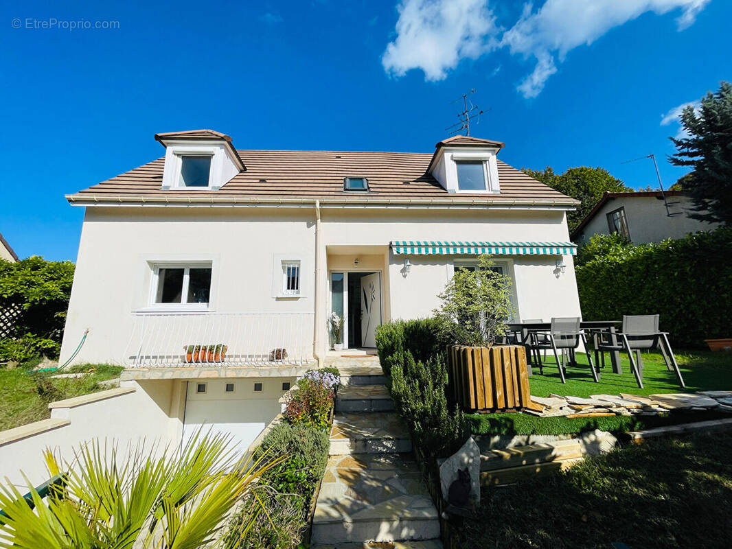 Maison à FRESNES