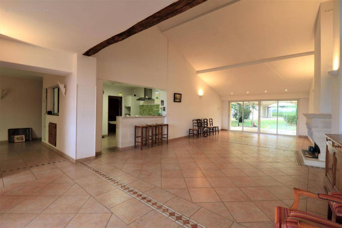 Maison à BAYON-SUR-GIRONDE