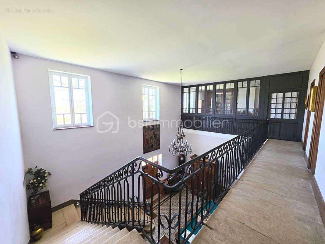 Maison à MONTELIMAR