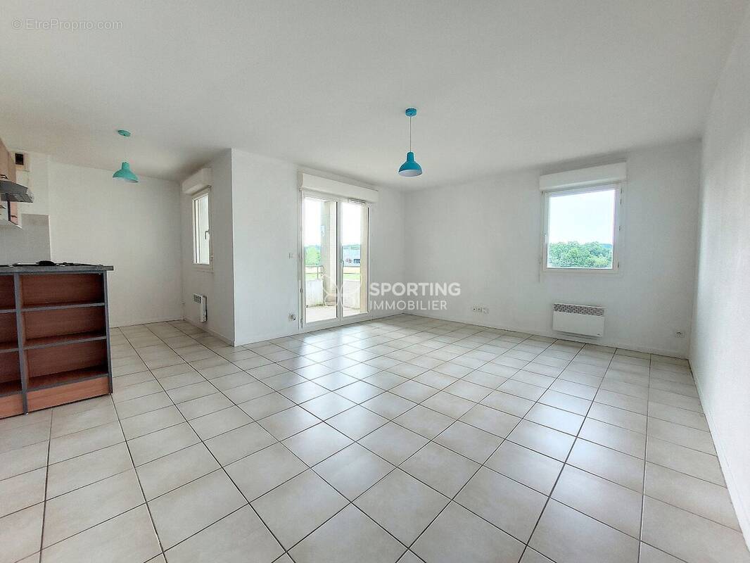 Appartement à PINEUILH