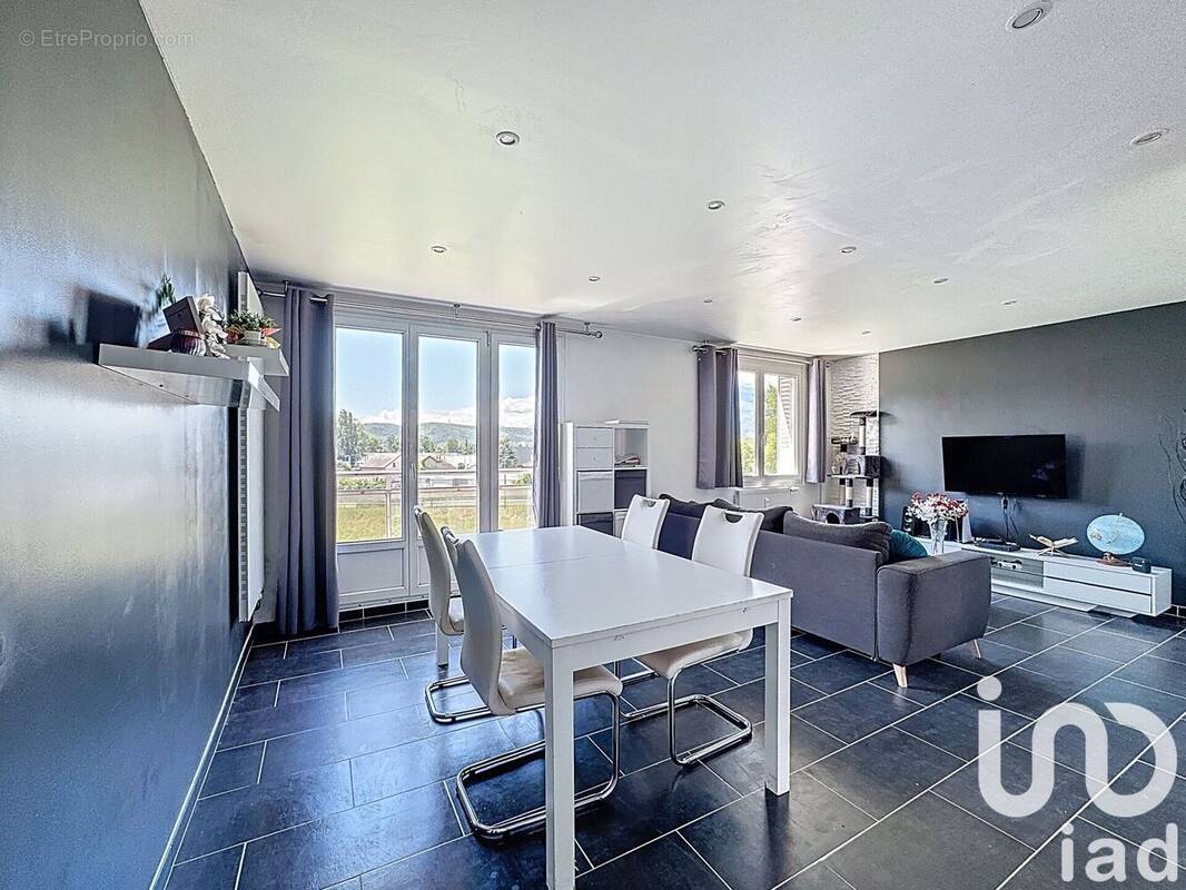 Photo 1 - Appartement à SAINT-MARTIN-D&#039;HERES