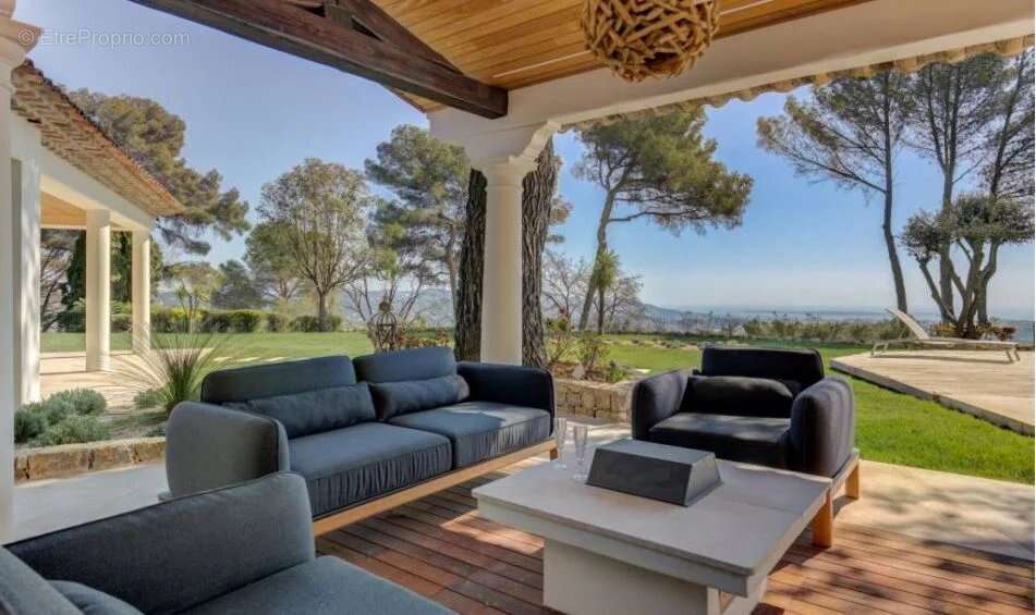 Maison à MOUGINS
