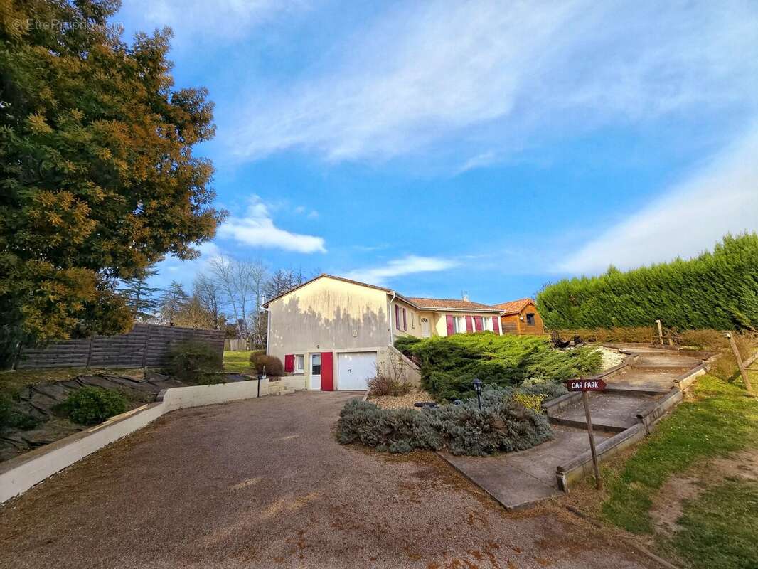 Maison à EYMET