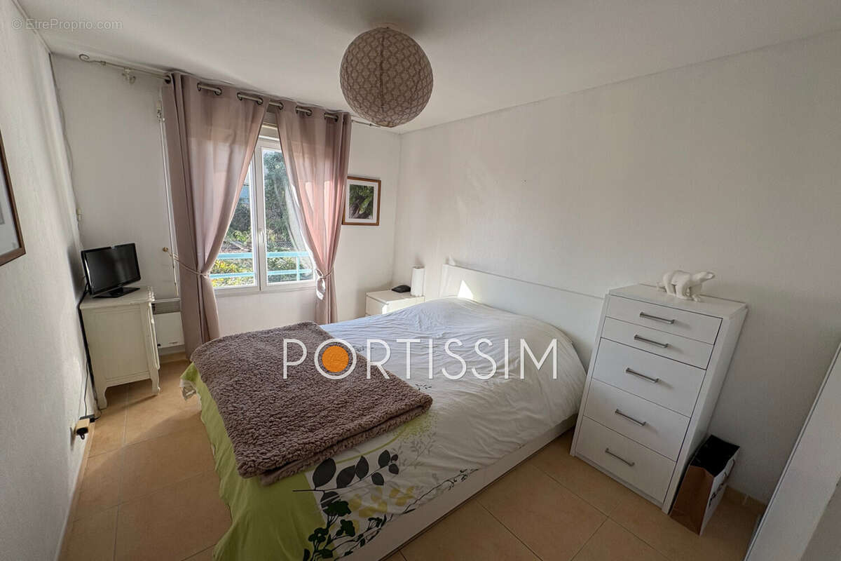Appartement à SAINT-LAURENT-DU-VAR