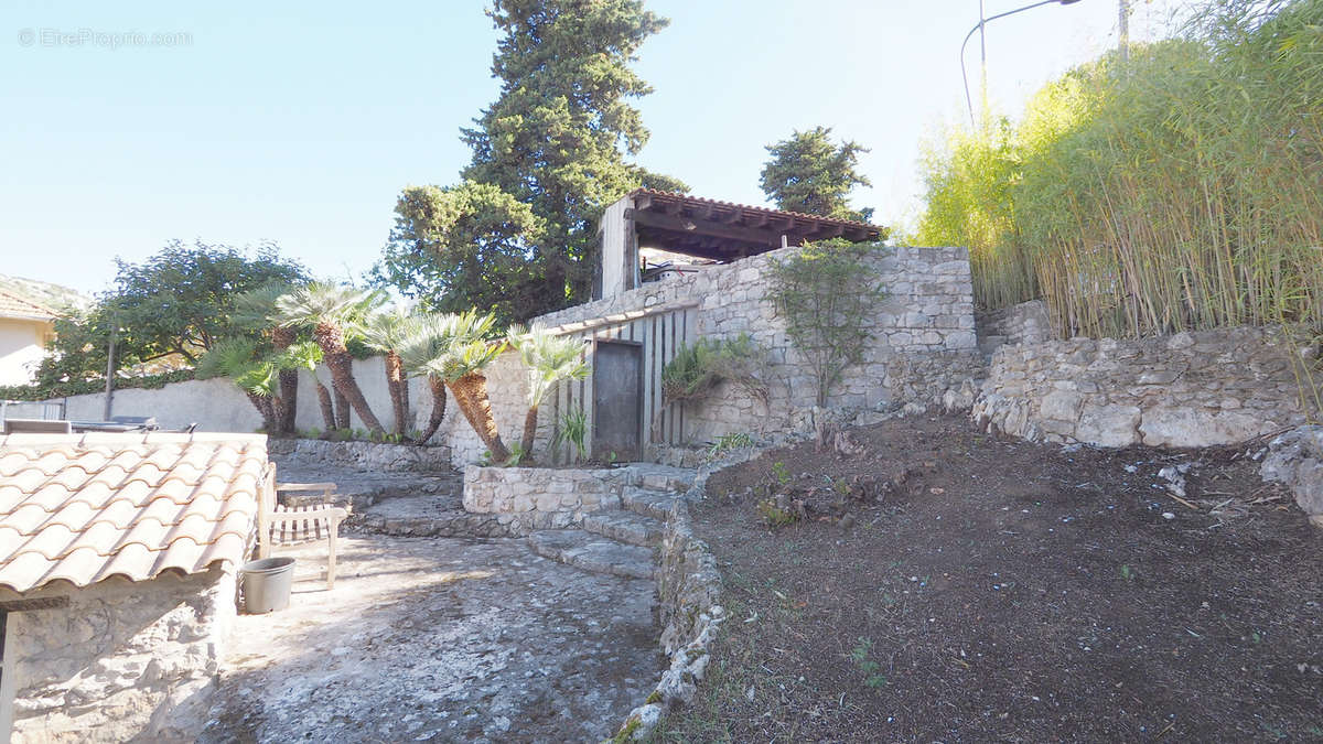 Terrain à LA TURBIE
