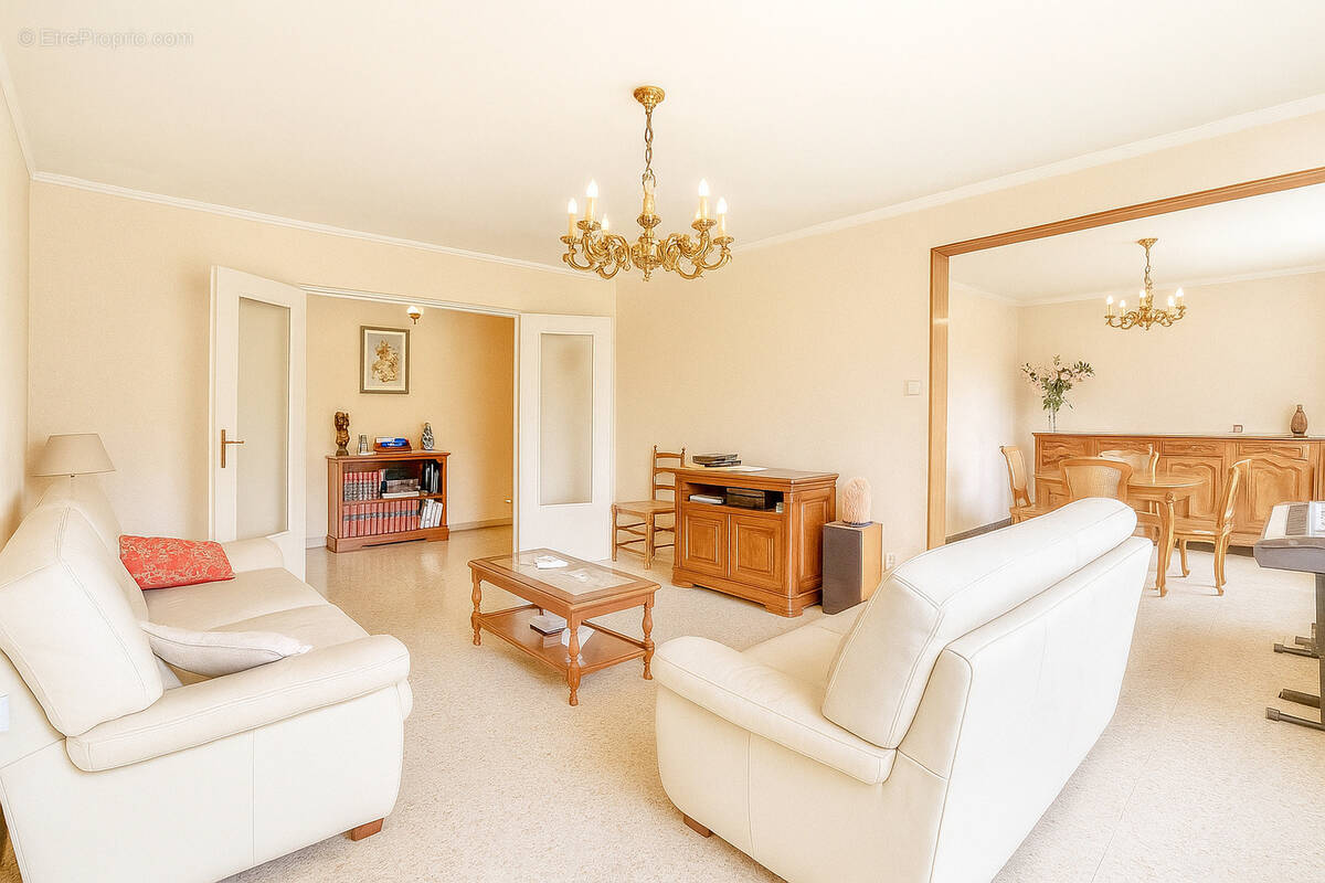 Appartement à LA VALETTE-DU-VAR