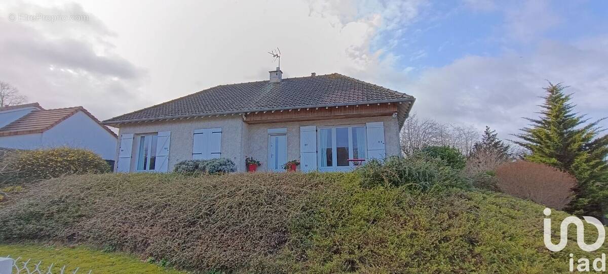 Photo 1 - Maison à LA QUEUE-LES-YVELINES