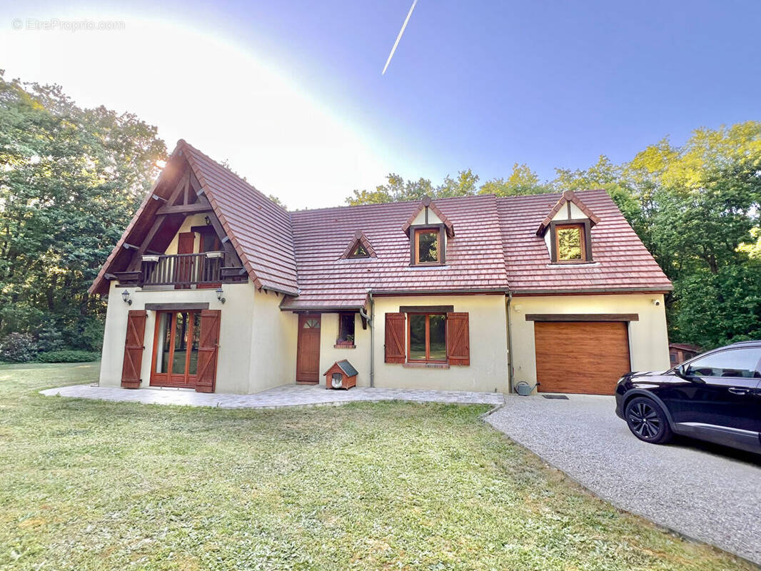 Maison à HOUDAN