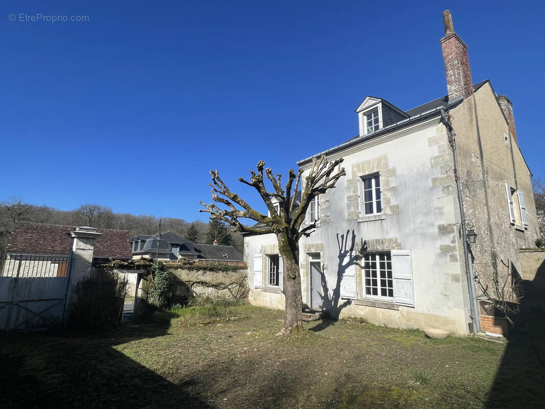 Maison à SAINT-OUEN-LES-VIGNES