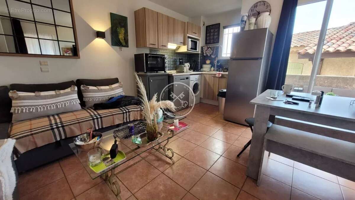 Appartement à ROQUEBRUNE-SUR-ARGENS