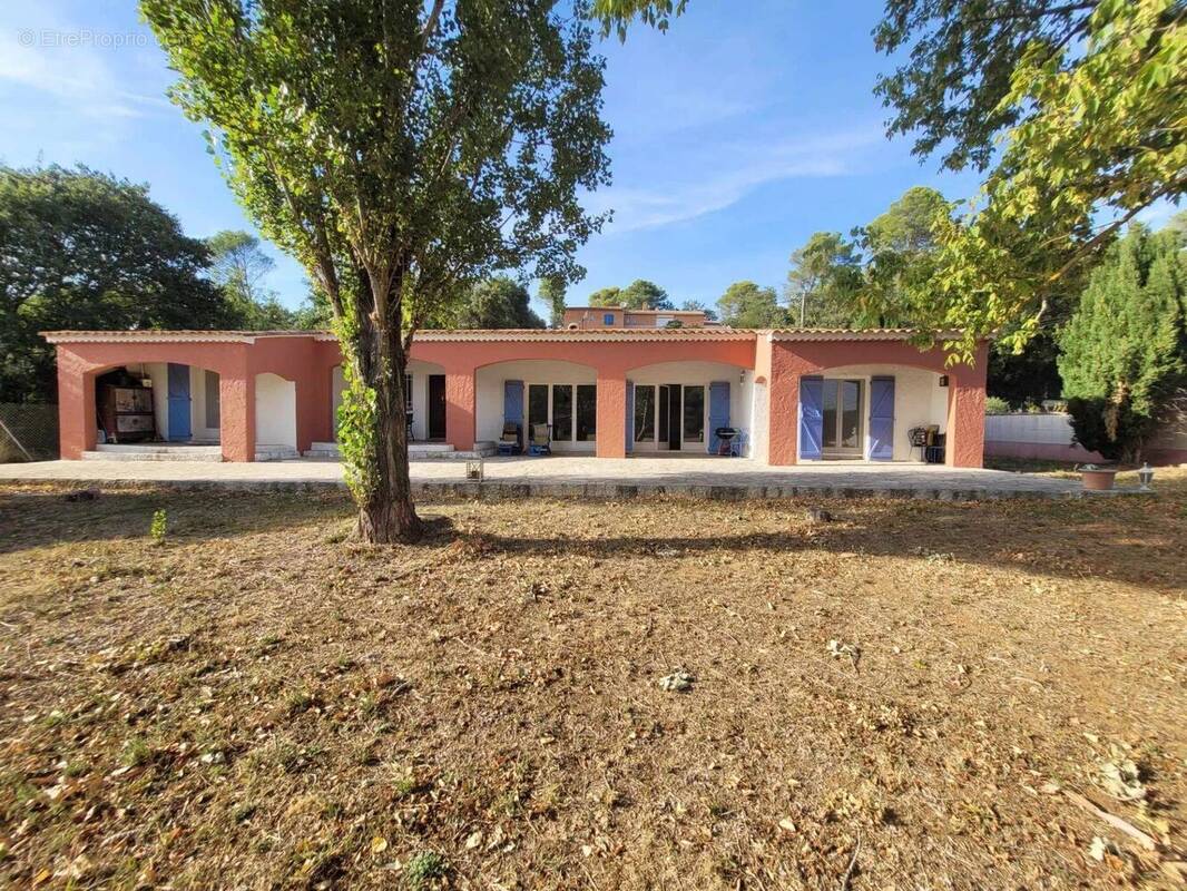 Maison à FLASSANS-SUR-ISSOLE