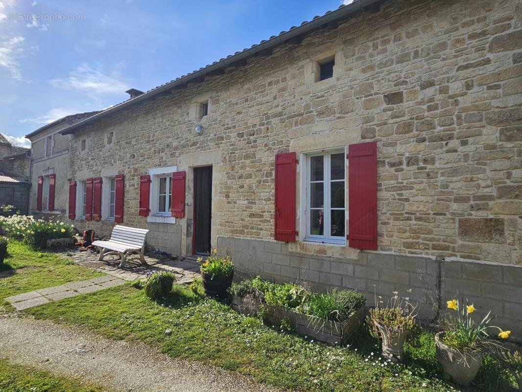 Maison à VILLEFAGNAN