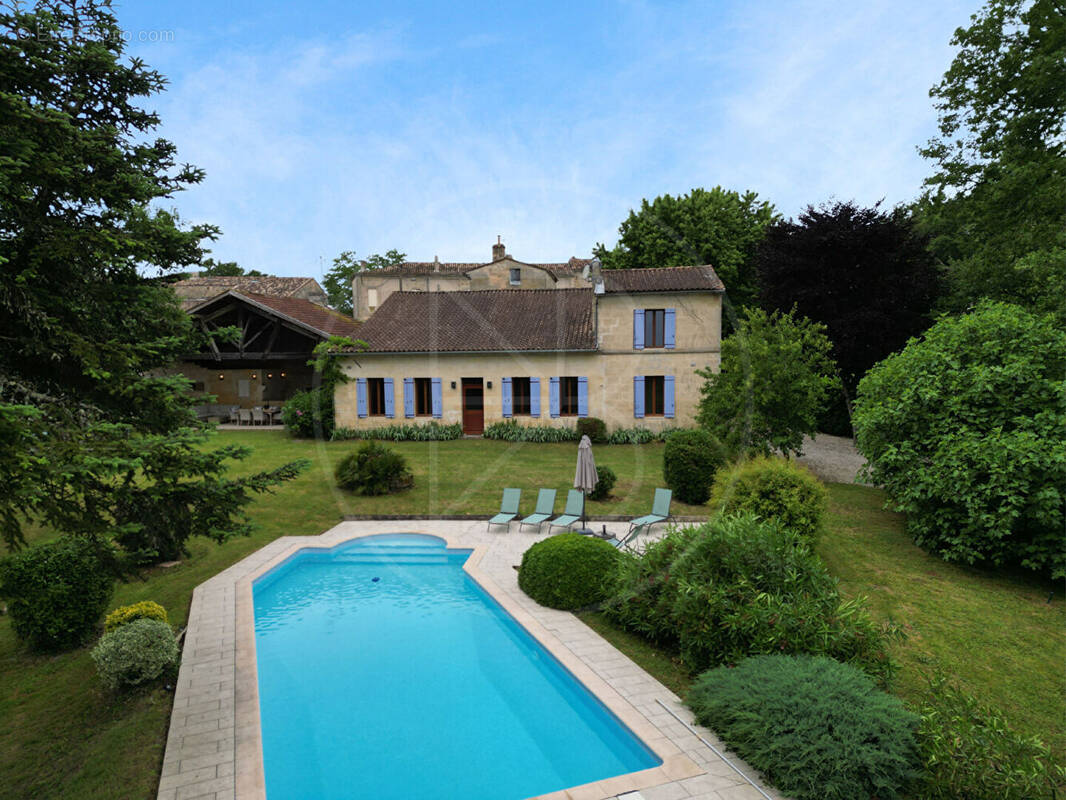 Maison à SAINT-EMILION