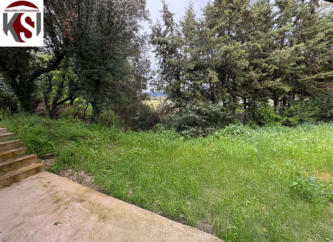Appartement à SEILLONS-SOURCE-D&#039;ARGENS