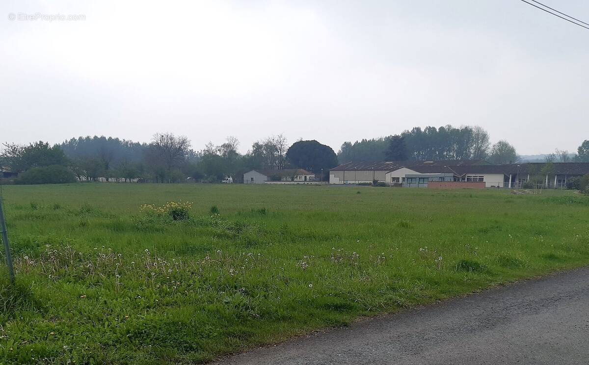 Terrain à GERMIGNAC