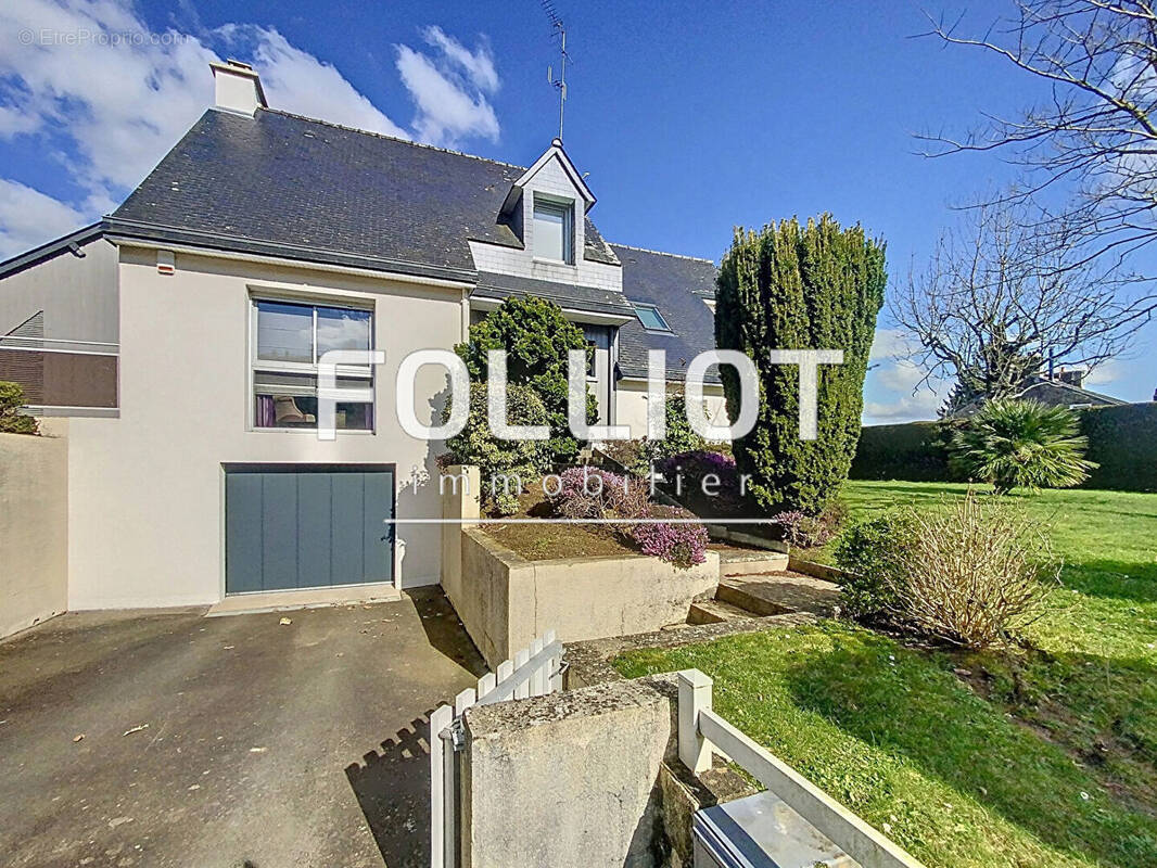 Maison à FOUGERES