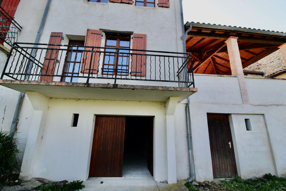 Maison à MONCLAR