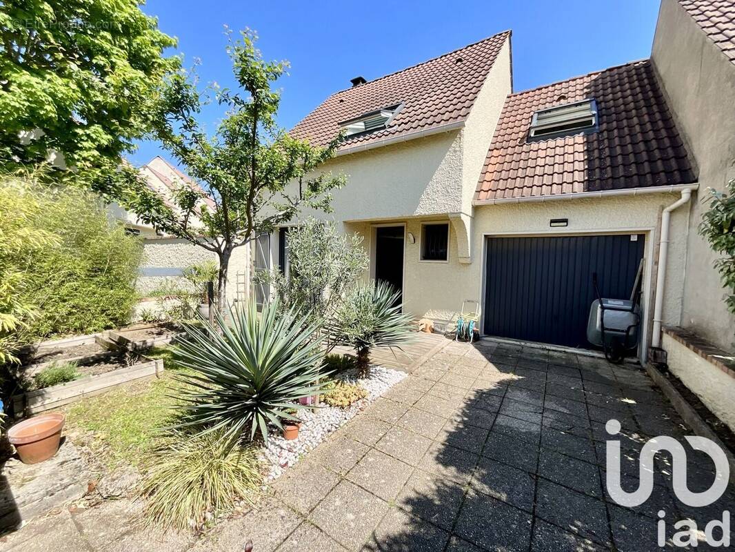 Photo 1 - Maison à SAINT-GERMAIN-LES-ARPAJON