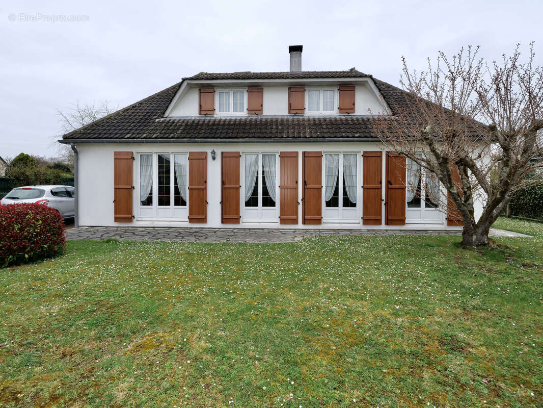 Maison à LE CHATELET-EN-BRIE