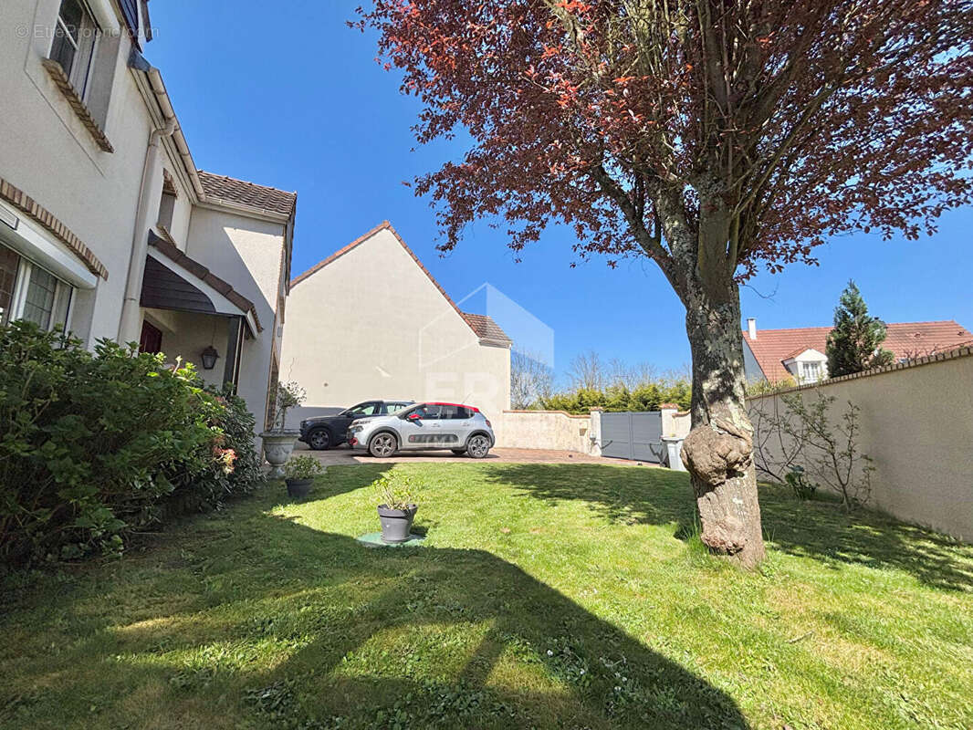 Maison à LA QUEUE-EN-BRIE