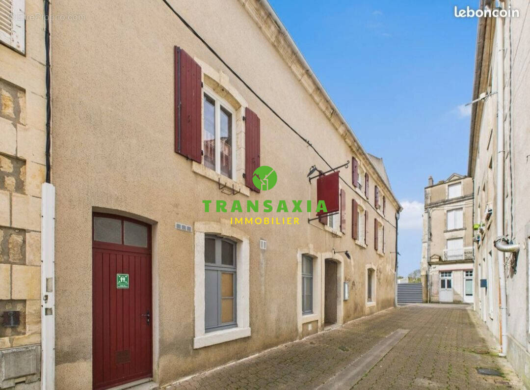 Appartement à FONTENAY-LE-COMTE