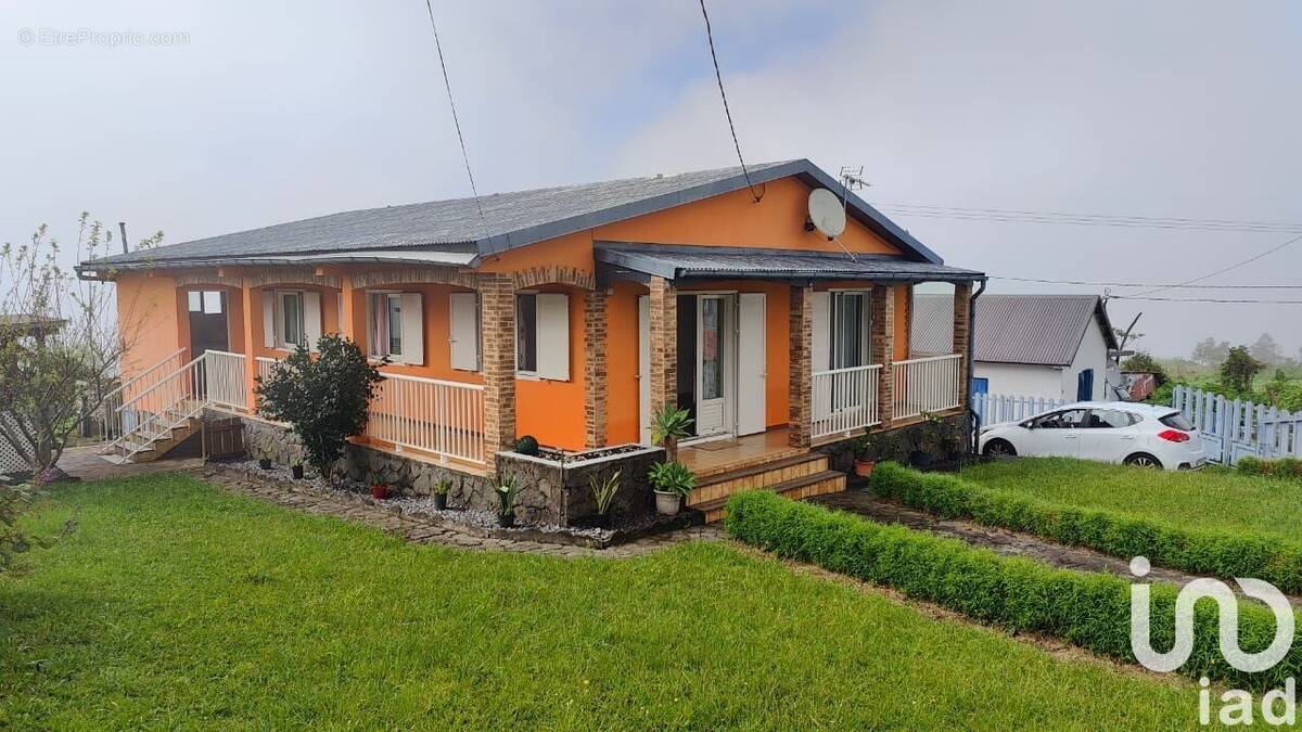 Photo 1 - Maison à SAINT-JOSEPH