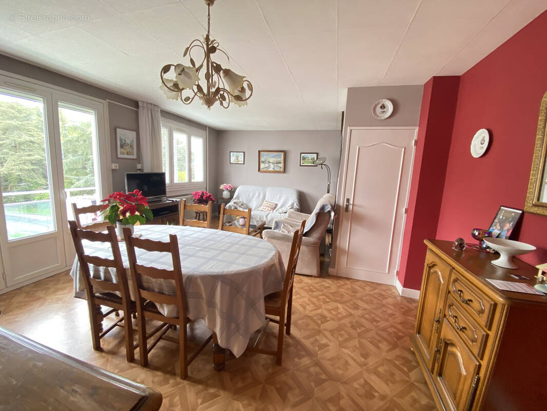 Appartement à SAINT-ETIENNE