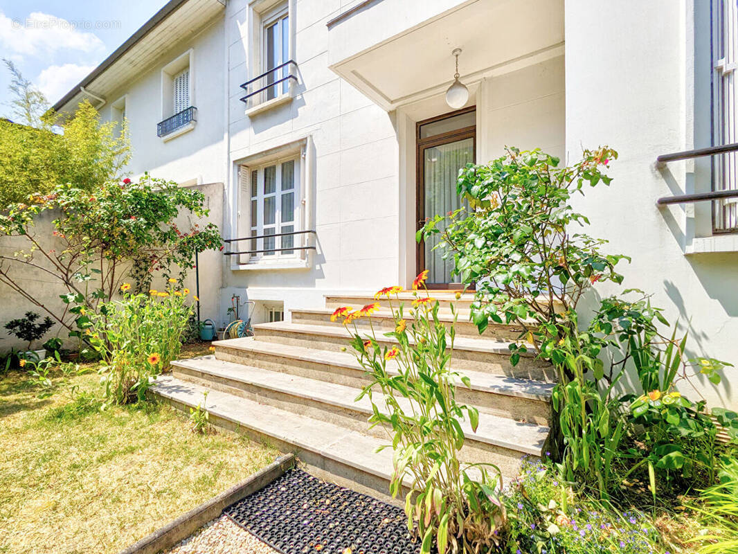 Maison à LA GARENNE-COLOMBES