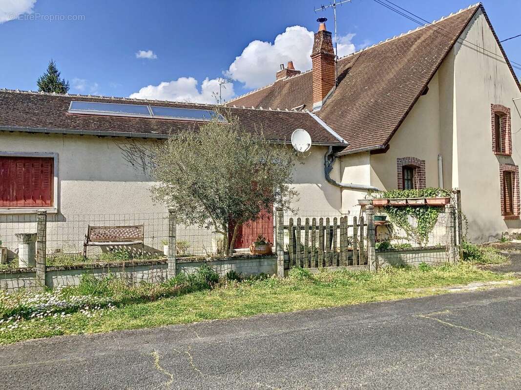 Maison à LA FERTE-IMBAULT