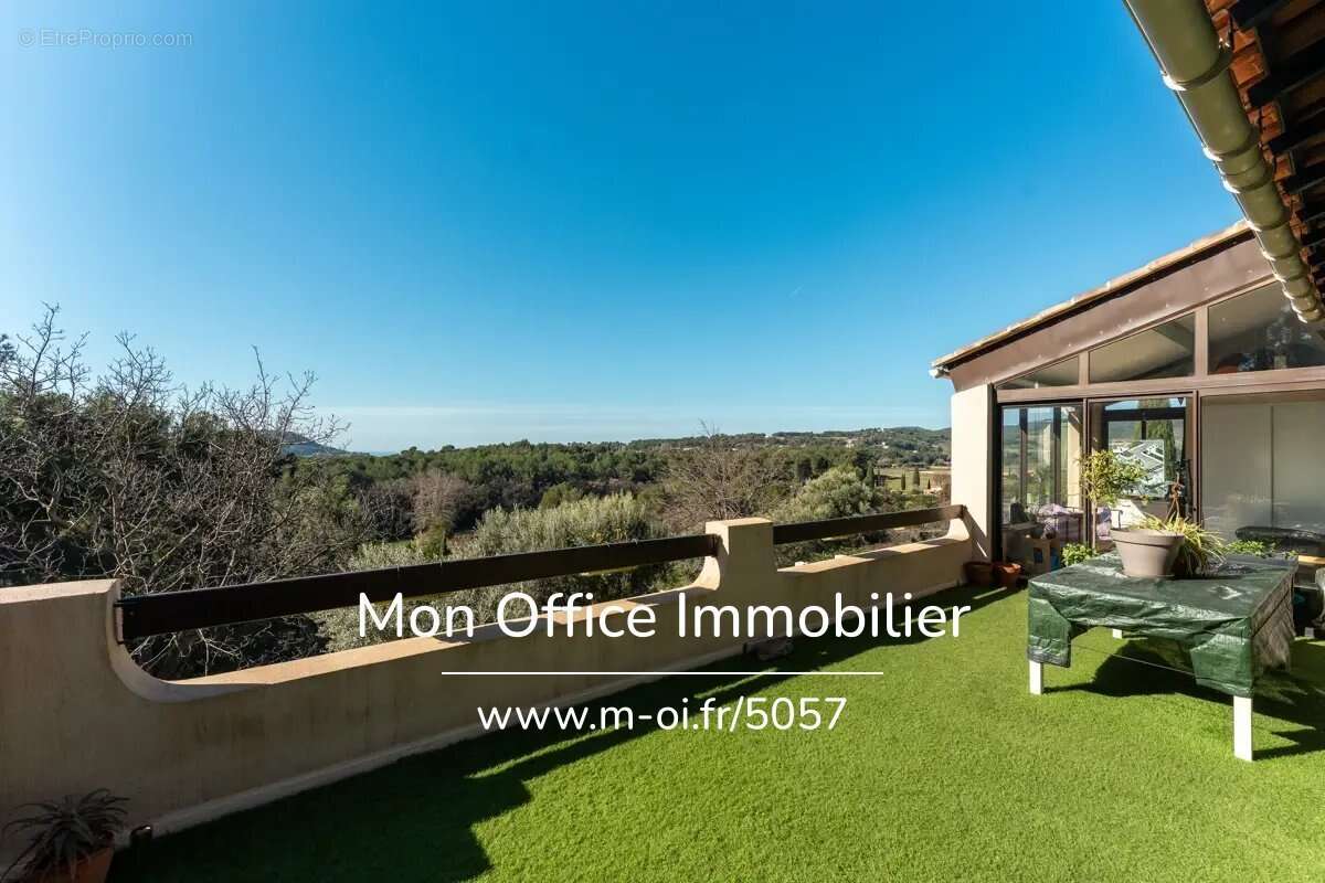 Maison à LE CASTELLET