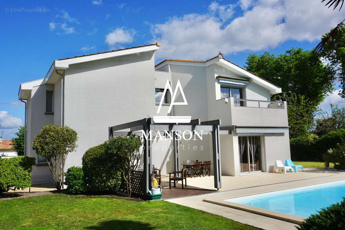 Maison à BLANQUEFORT