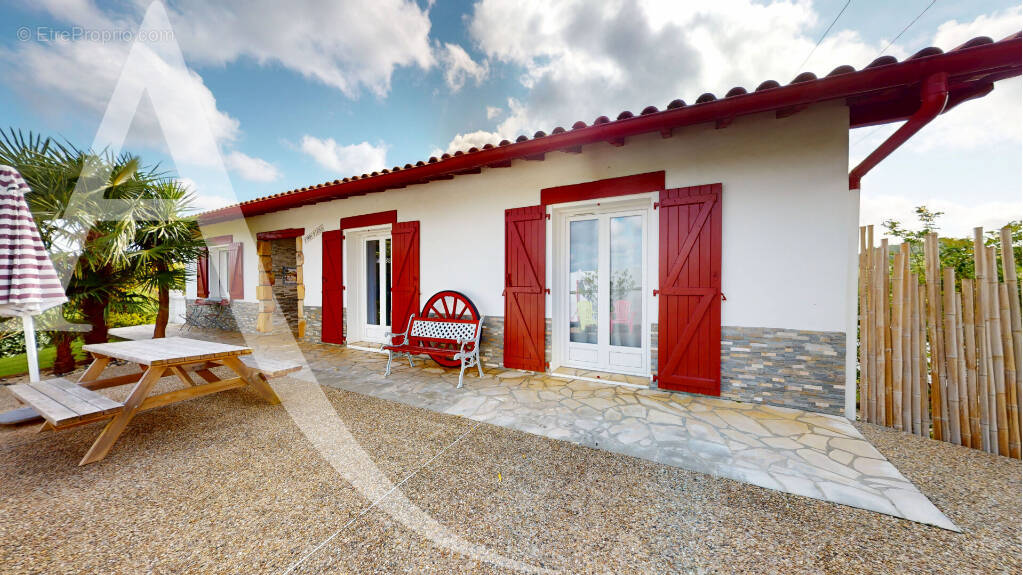 Maison à USTARITZ