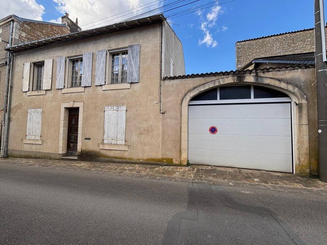 Photo 1 - Maison à POITIERS
