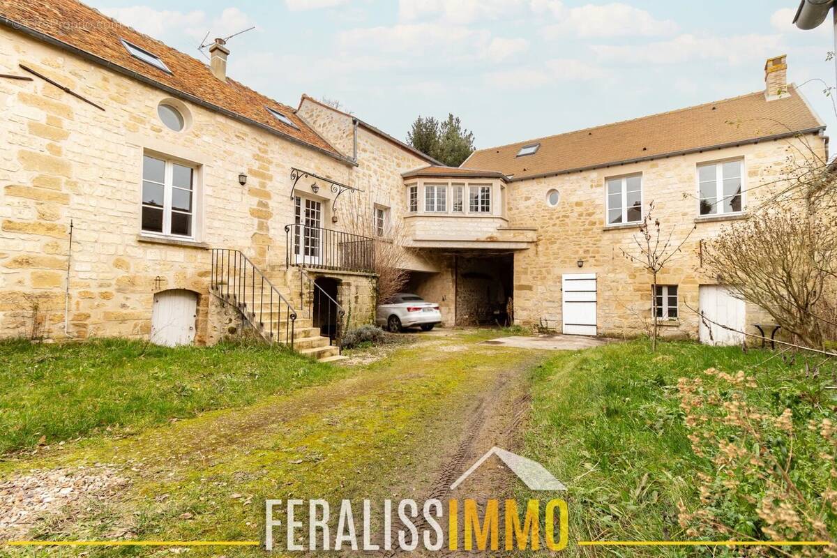 Maison à JOUY-LE-MOUTIER