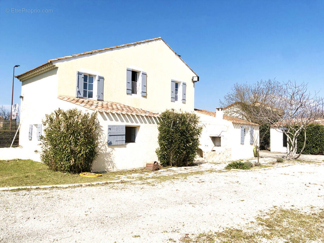 Maison à L&#039;ISLE-SUR-LA-SORGUE