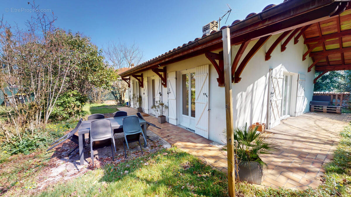 Maison à LEOGNAN