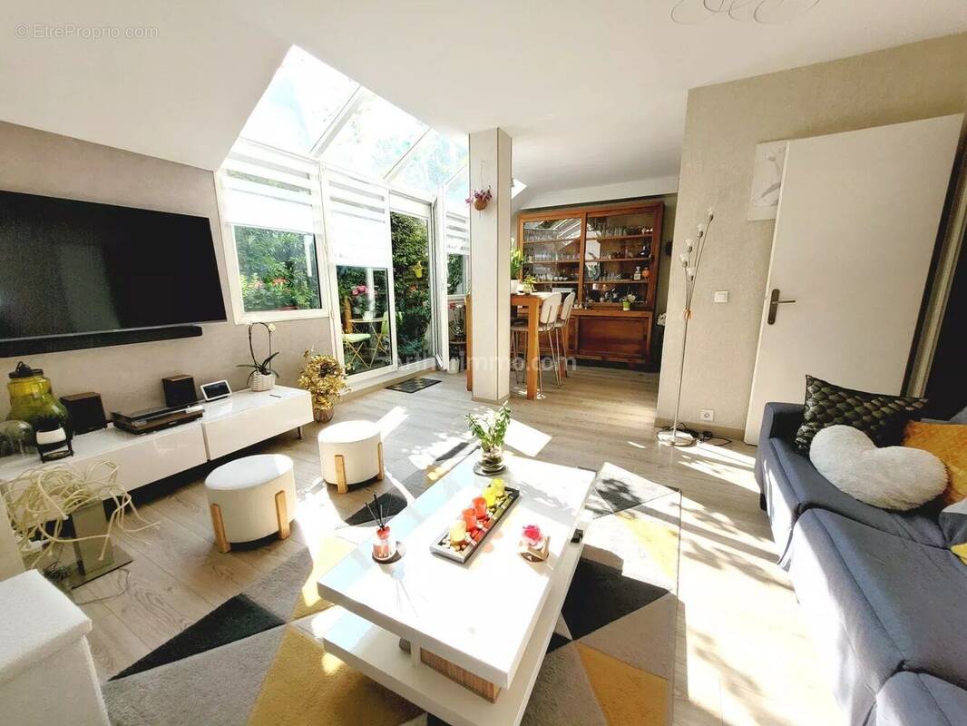 Appartement à LE PLESSIS-ROBINSON