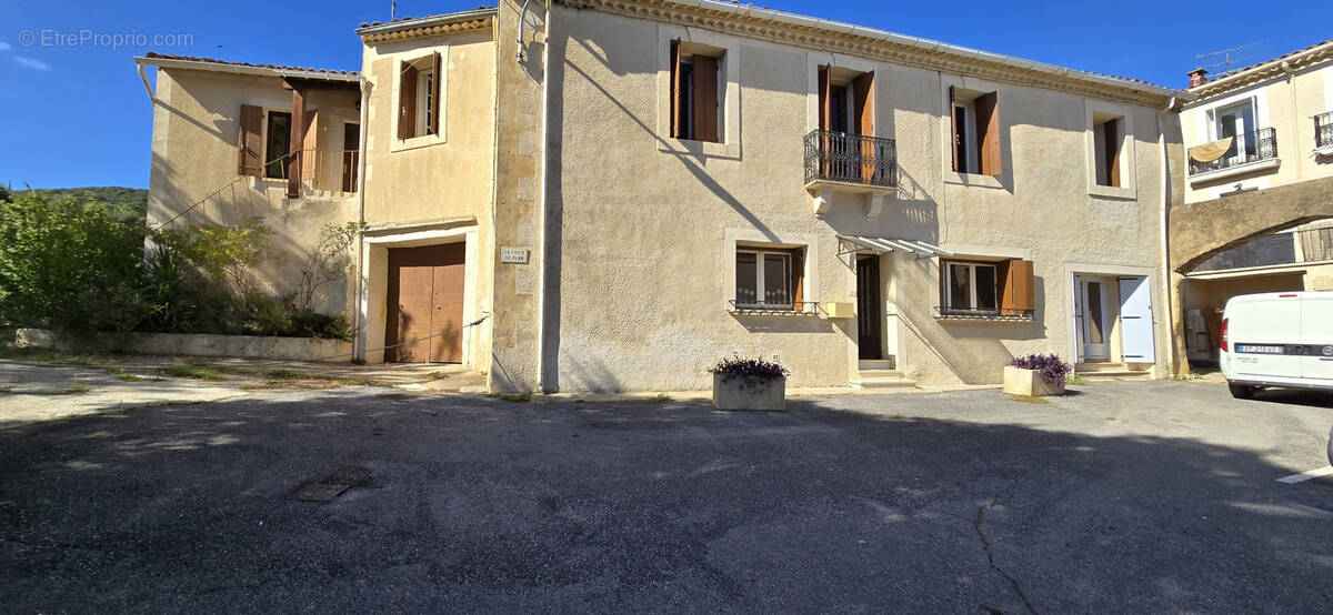 Maison à VAILHAUQUES