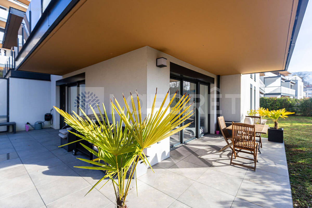 Appartement à PRINGY