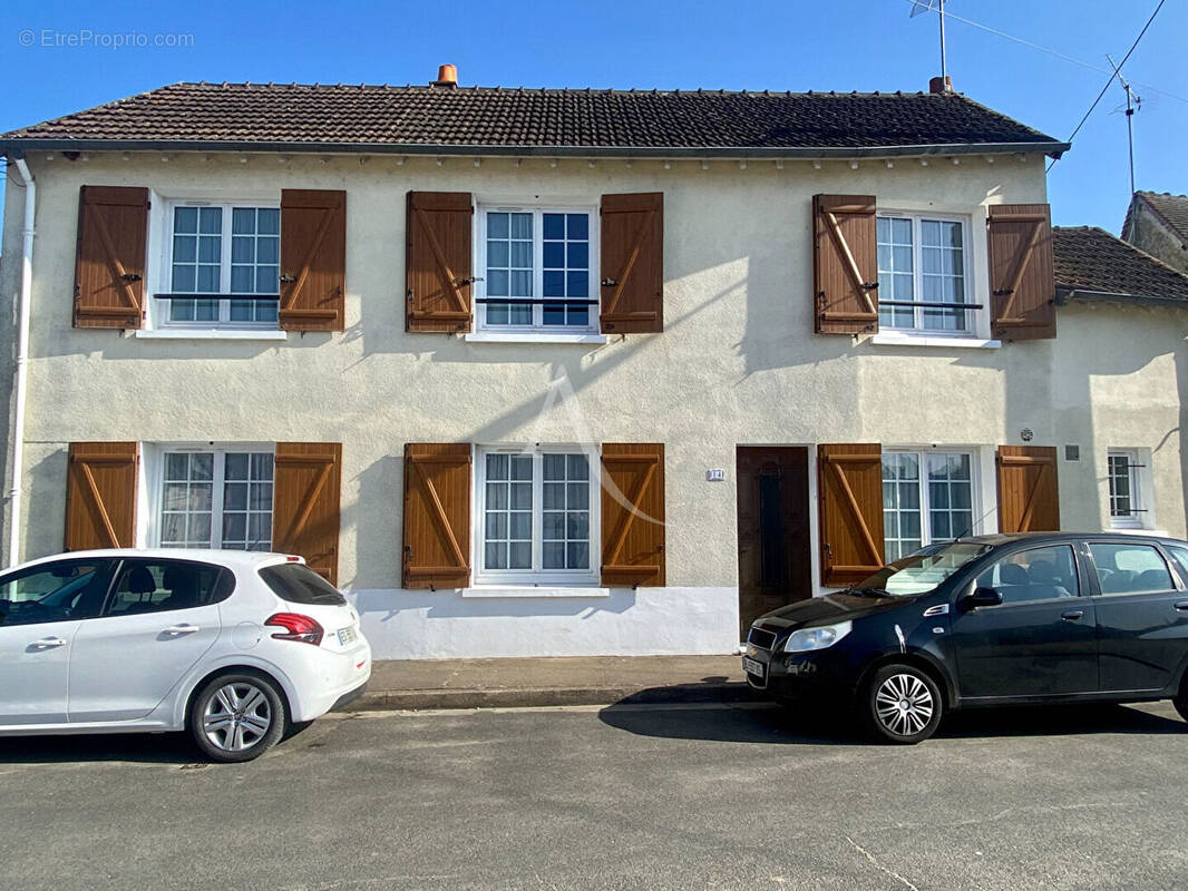 Maison à CONTRES
