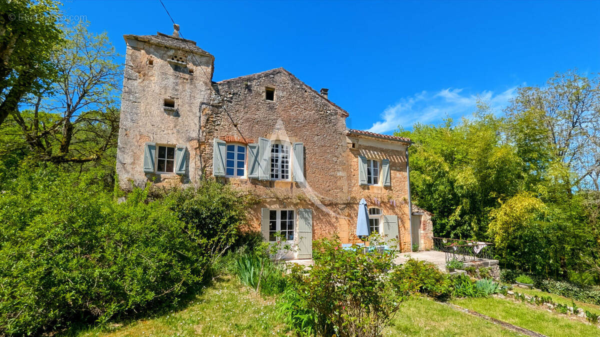 Maison à BLANQUEFORT-SUR-BRIOLANCE