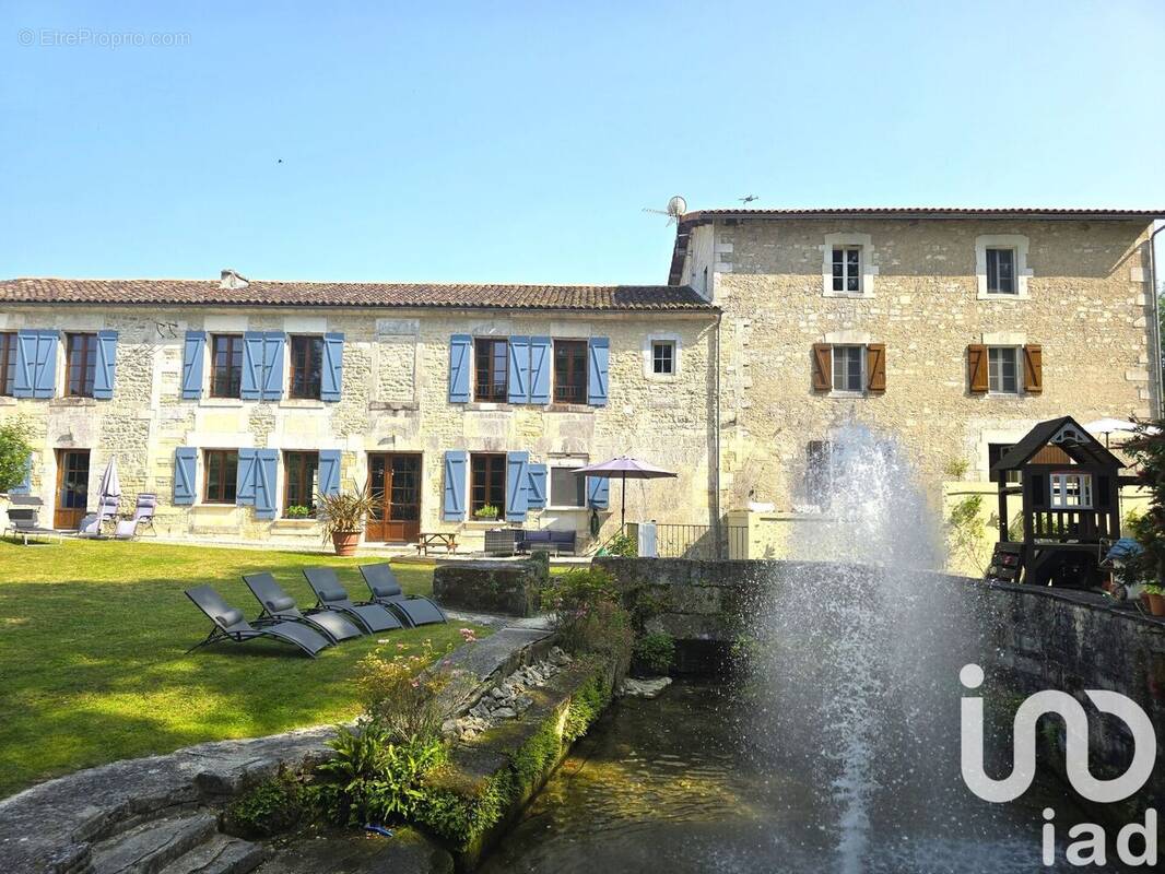 Photo 1 - Maison à BOURG-CHARENTE