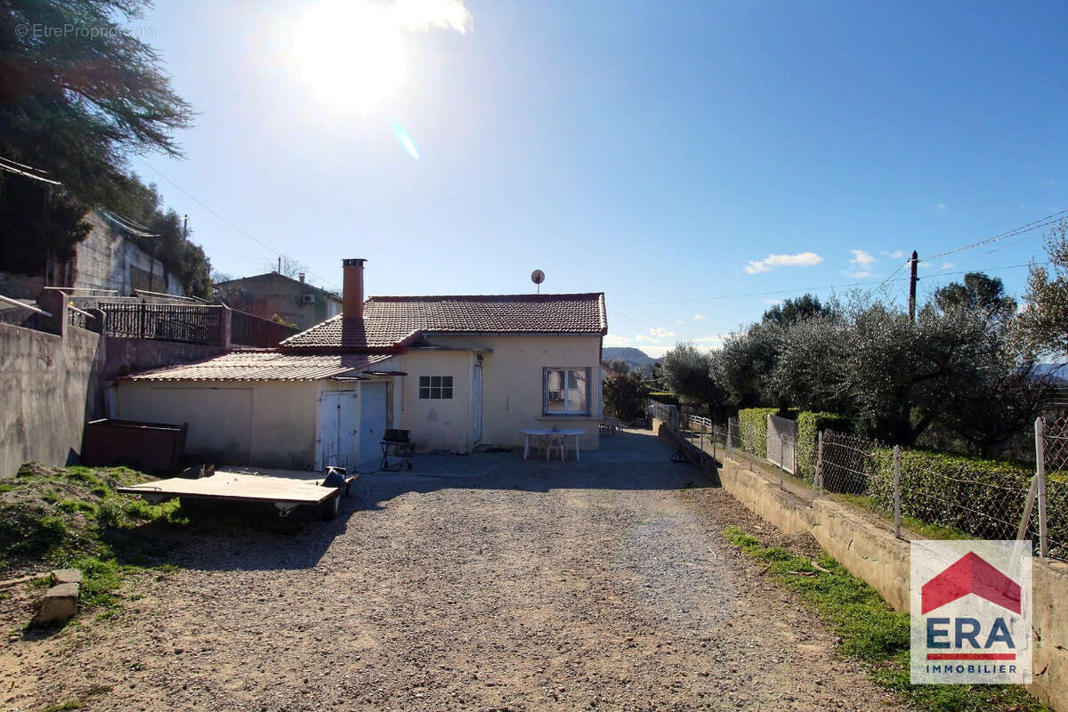 Maison à BOLLENE